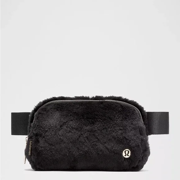Lululemon Everywhere Belt Bag Plush Fleece Black - Picture 5 of 7